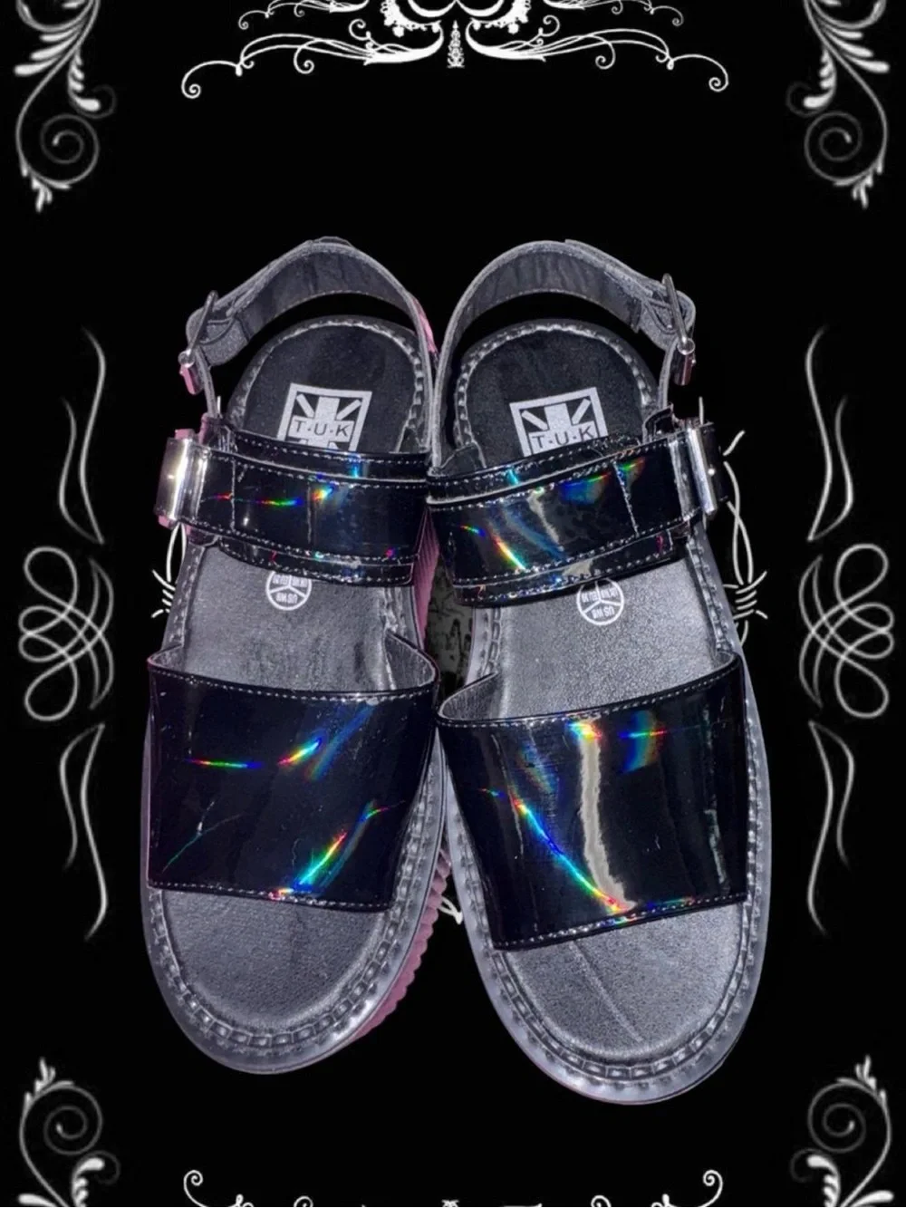 tuk black holographic